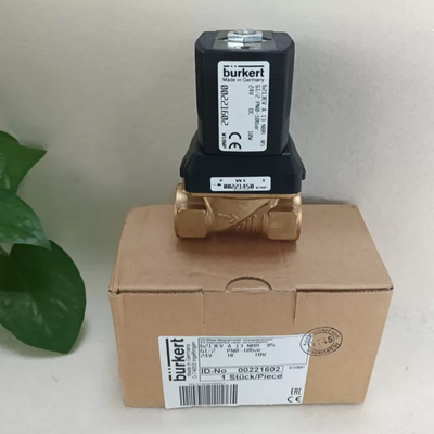 AC220V 8W оригинальный Burkert 00221605 6213 NC Соленоидный клапан, G1/2 порт 13 отверстие НБР прокладка, латунный корпус, работающий при температуре от -10°C до 80°C 0-10bar